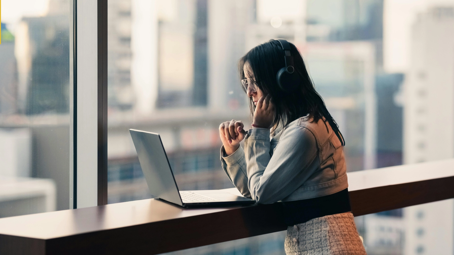 Digital Marketing Remote Jobs With $25–$60 Per Hour Pay (2025 Guide)