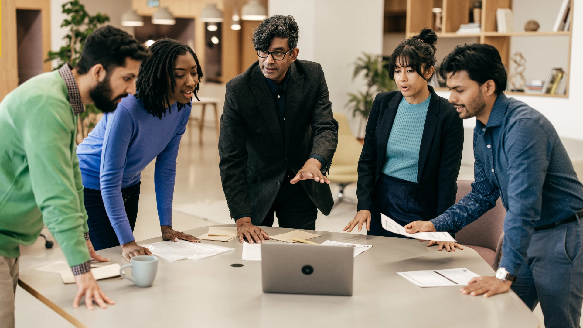 Seasonal Work Visa Jobs in the USA (H-2A & H-2B) for Foreigners - 2025/2026 Full Guide